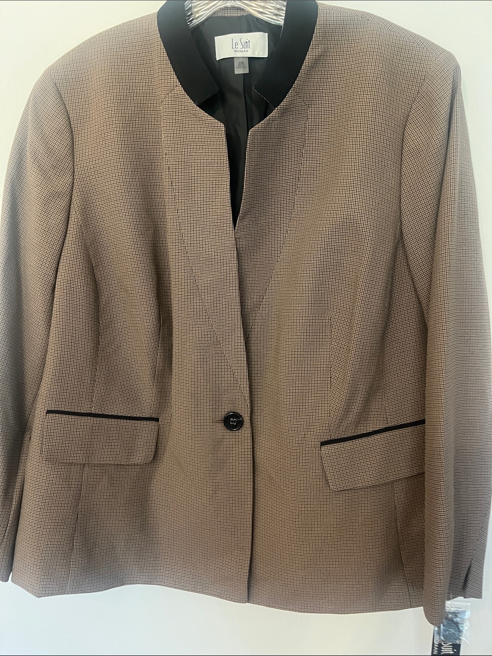 NWT Le Suit Brown Textured Collarless Blazer with Black Trim